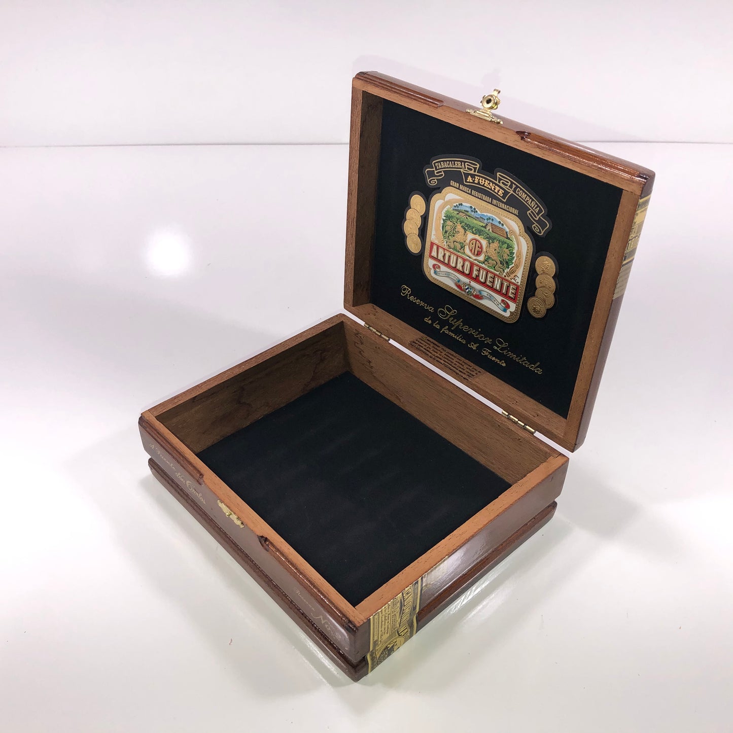 Arturo Fuente Don Carlos No2 Empty Wooden Cigar Box 8.25x6.75x3