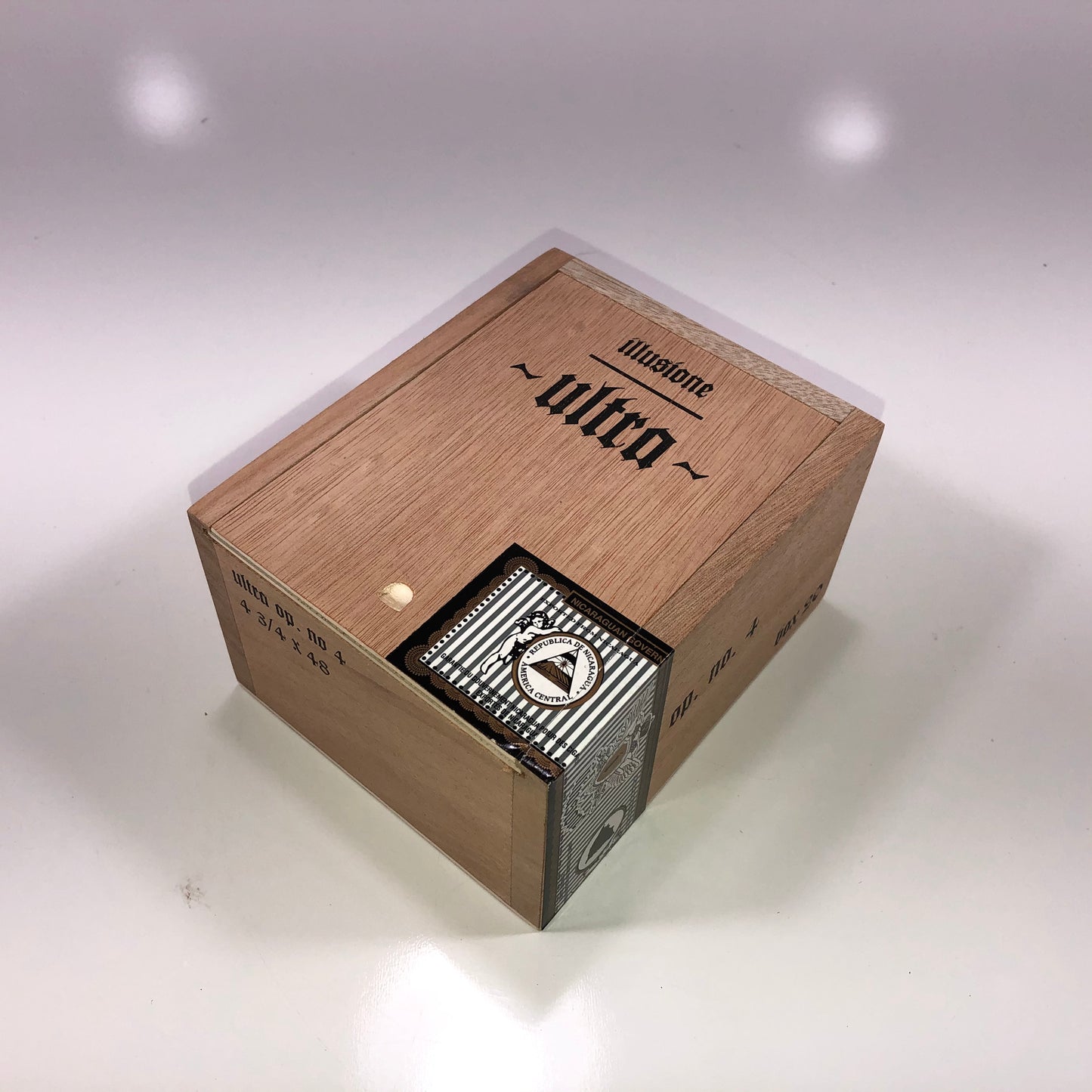 Illusione Ultra No4 Empty Wooden Cigar Box 4.5x5.5x3