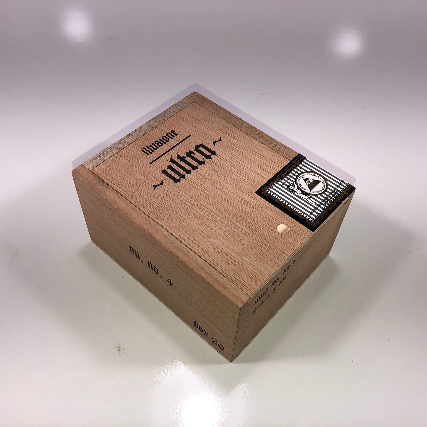 Illusione Ultra No4 Empty Wooden Cigar Box 4.5x5.5x3