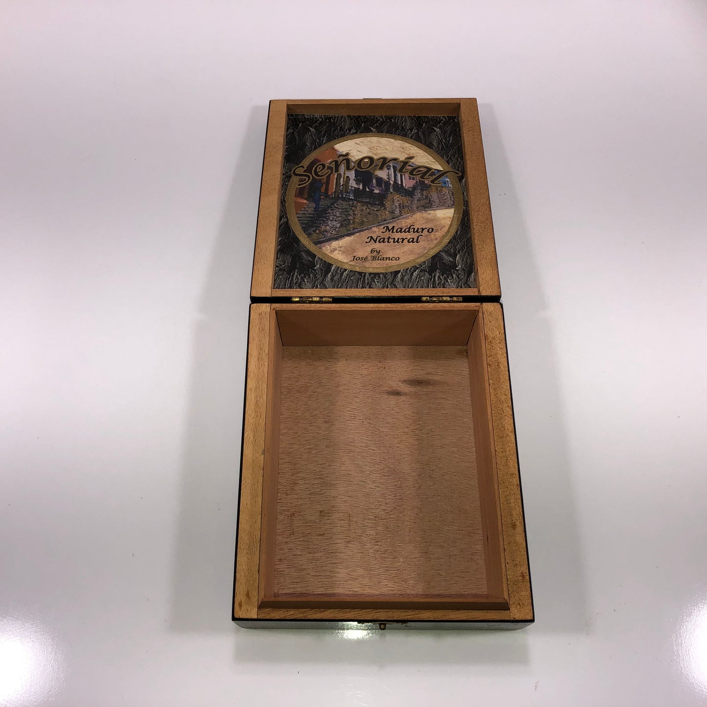 Senorial Refinado Empty Wooden Cigar Box 6.25x7.5x2.5