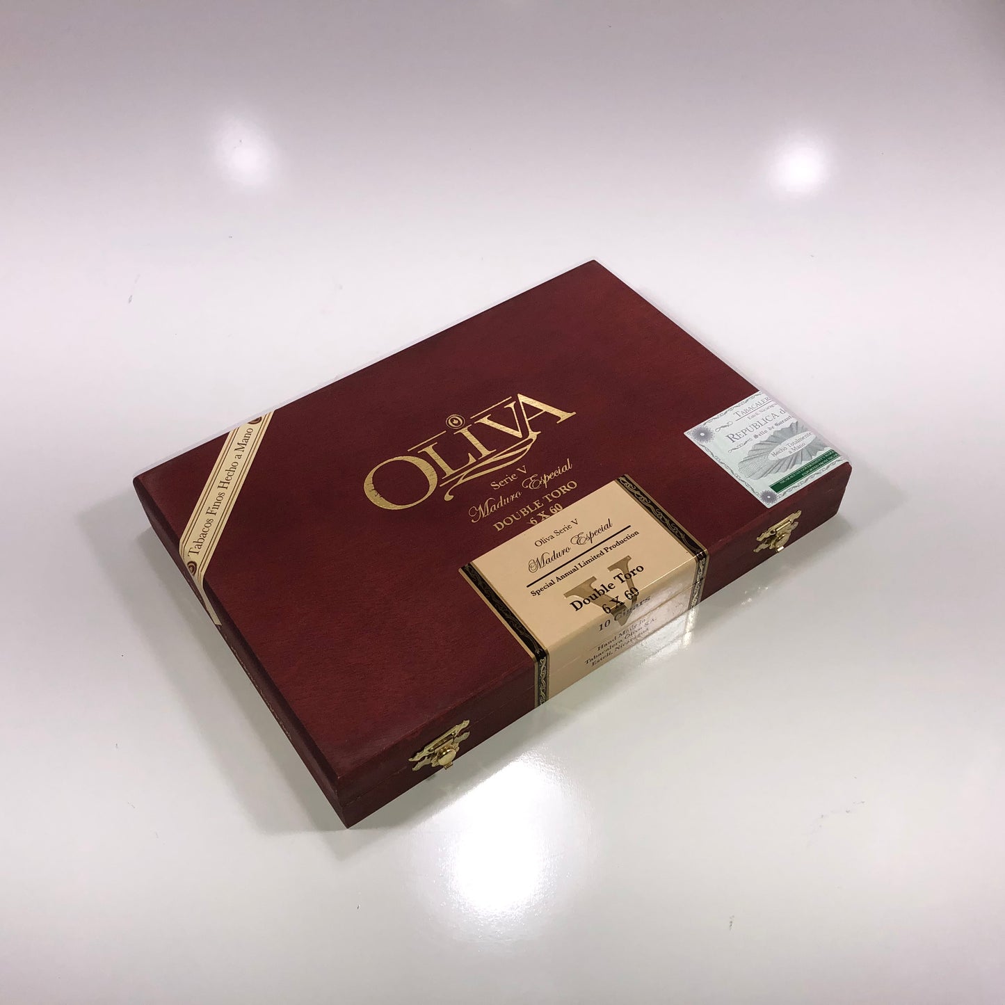 Oliva Serie V Maduro Double Toro Empty Wooden Cigar Box 10x7x1.5