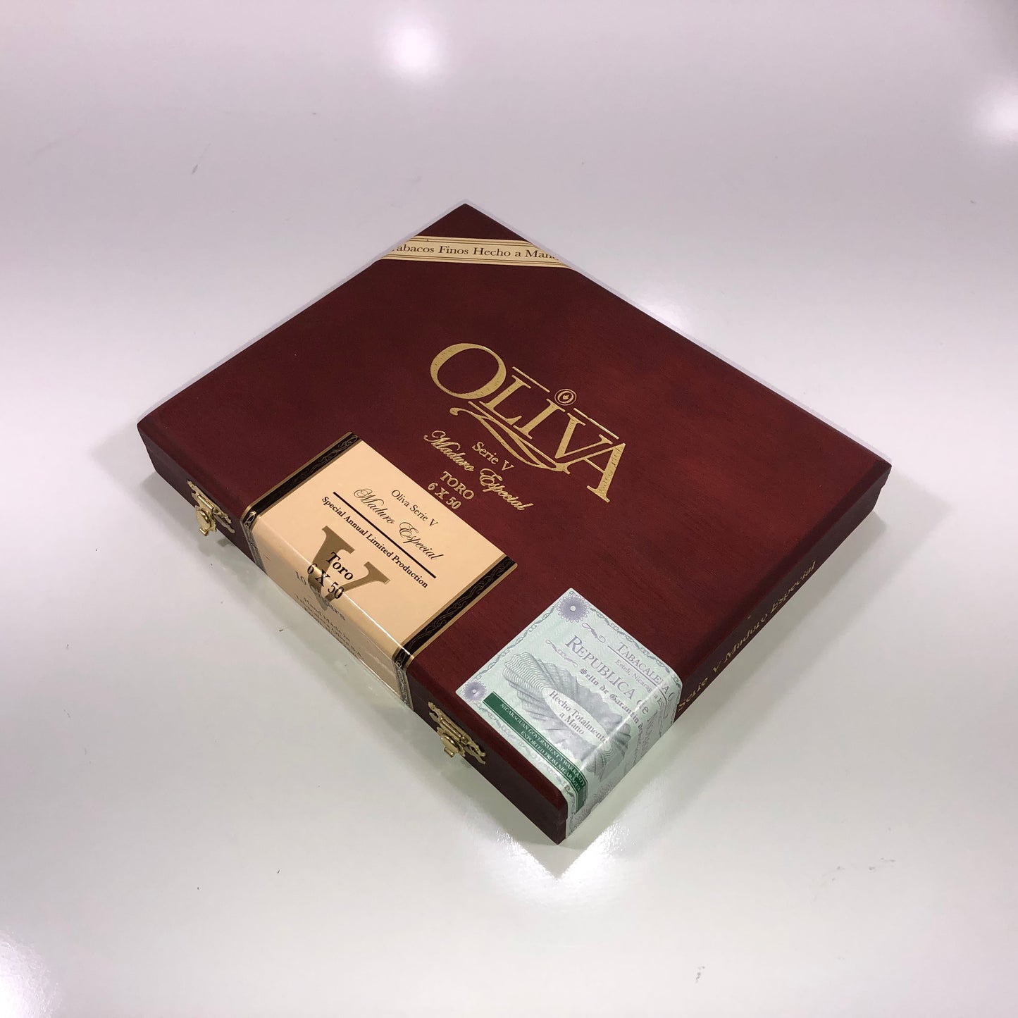 Oliva Serie V Maduro Toro Especial Empty Wooden Cigar Box 8.75x7x1.25