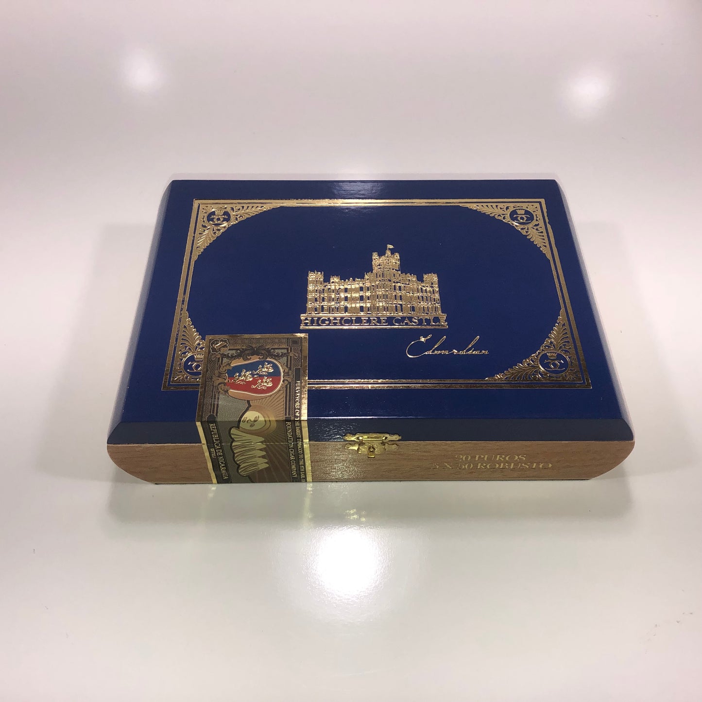 Highclere Castle Robusto Empty Wooden Cigar Box 9.25x6.25x2