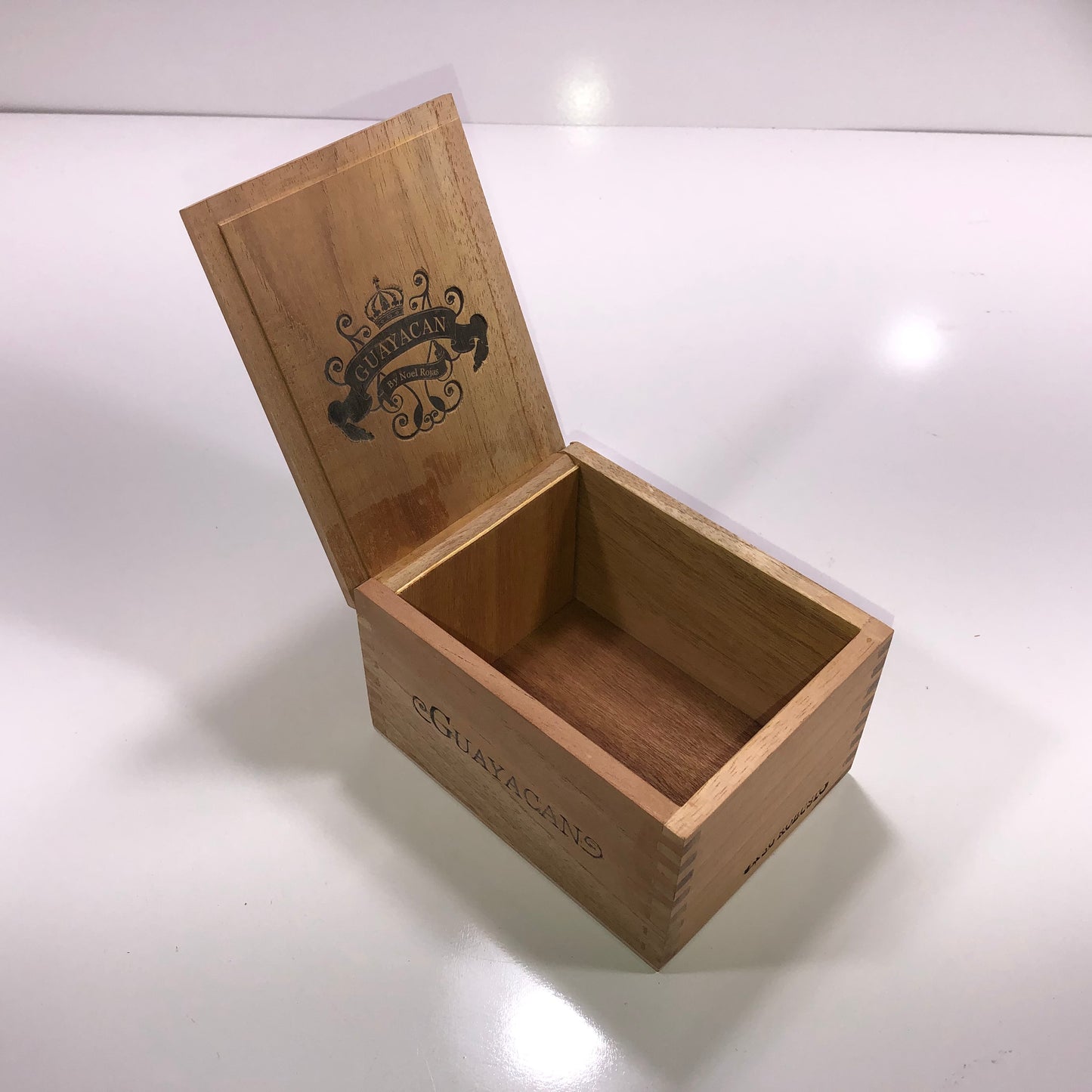 Guayacan Robusto Empty Wooden Cigar Box 4.5x6.25x3.75