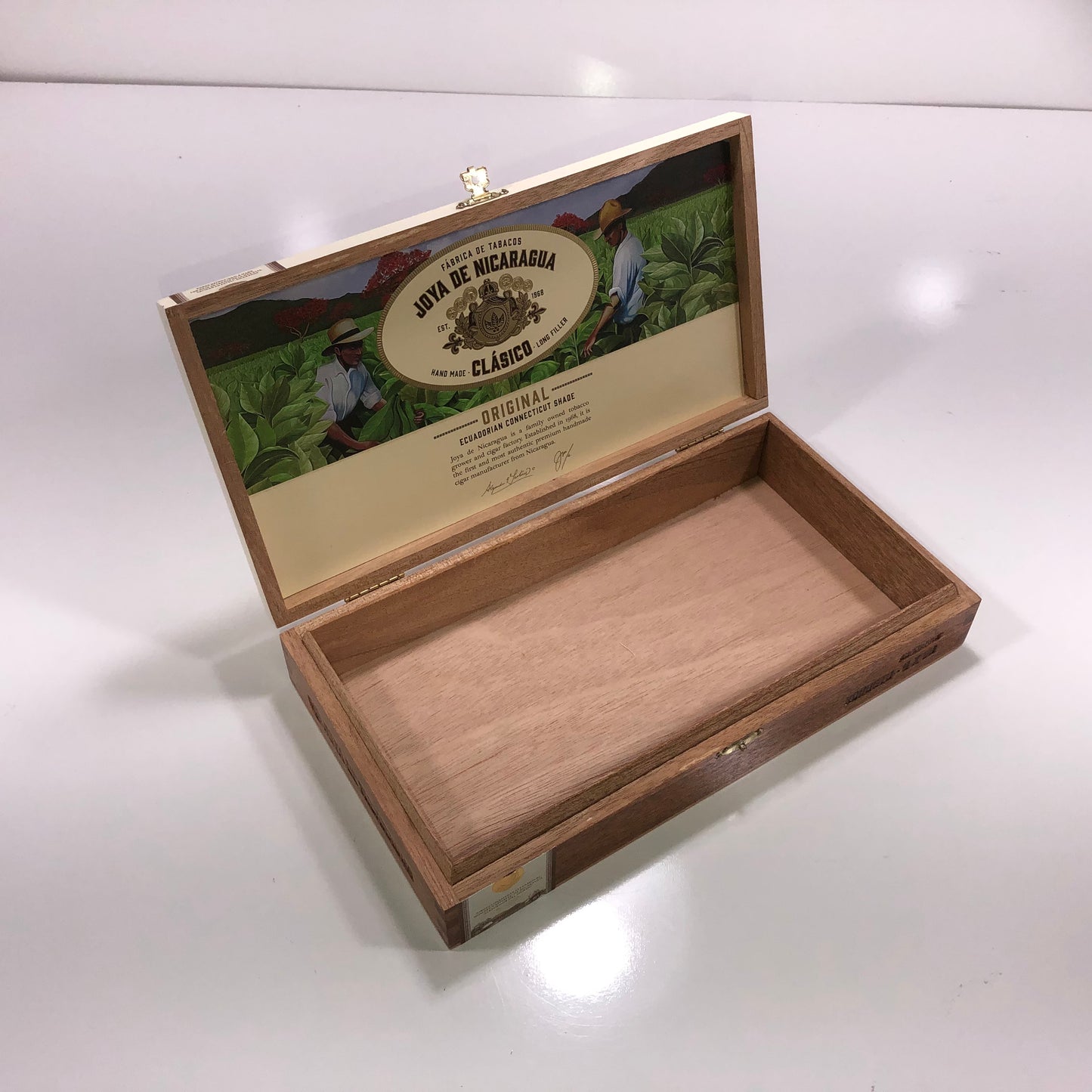 Joya De Nicaragua Clasico Robusto Empty Wooden Cigar Box 11x6x2