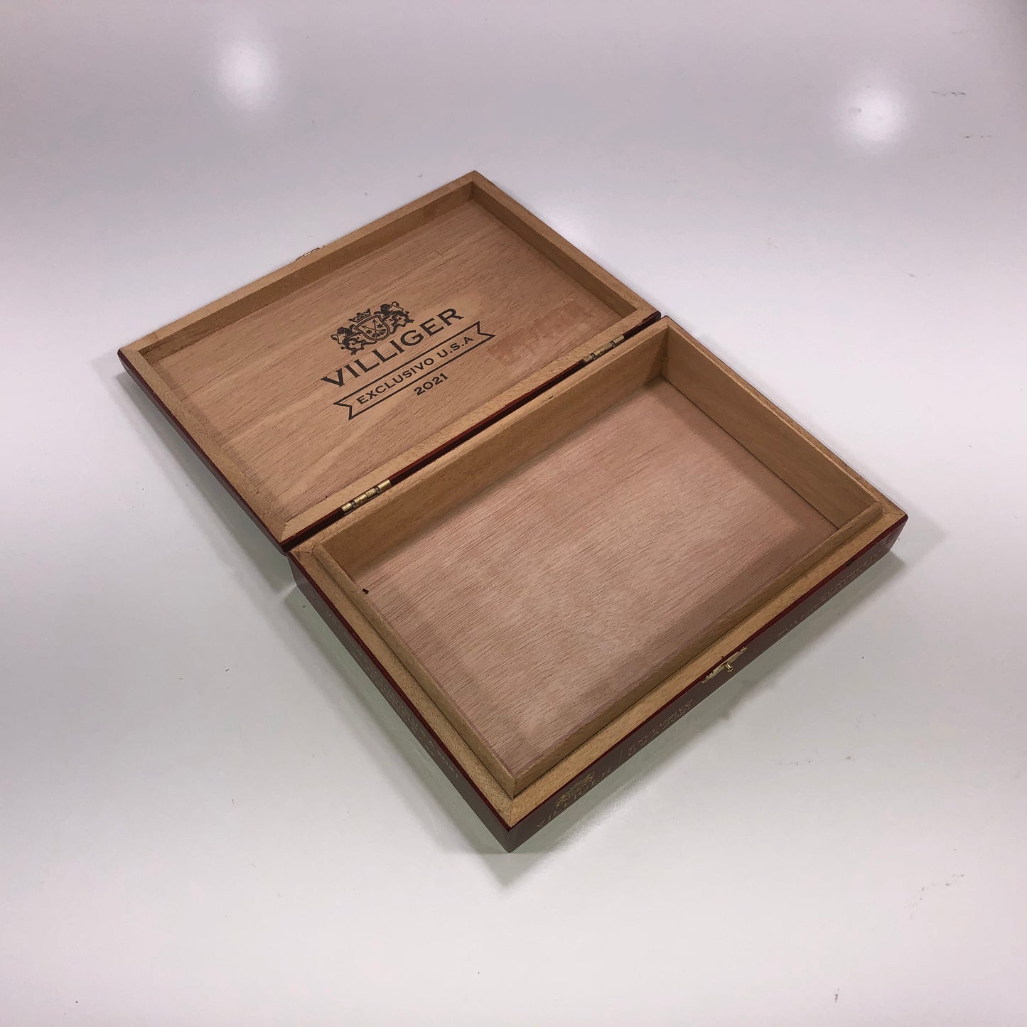 Villiger Exclusivo Robusto Empty Wooden Cigar Box 9x6.25x2