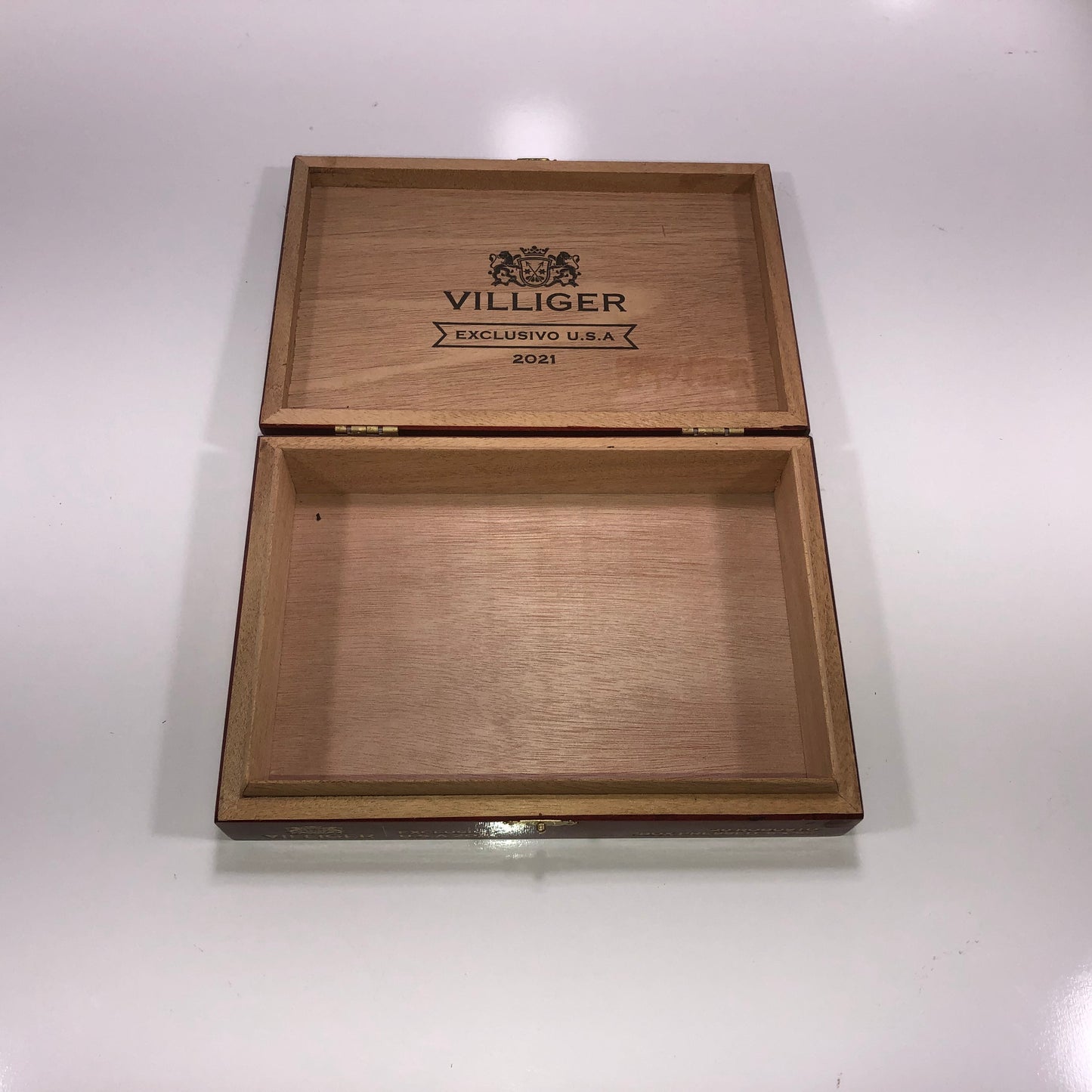 Villiger Exclusivo Robusto Empty Wooden Cigar Box 9x6.25x2