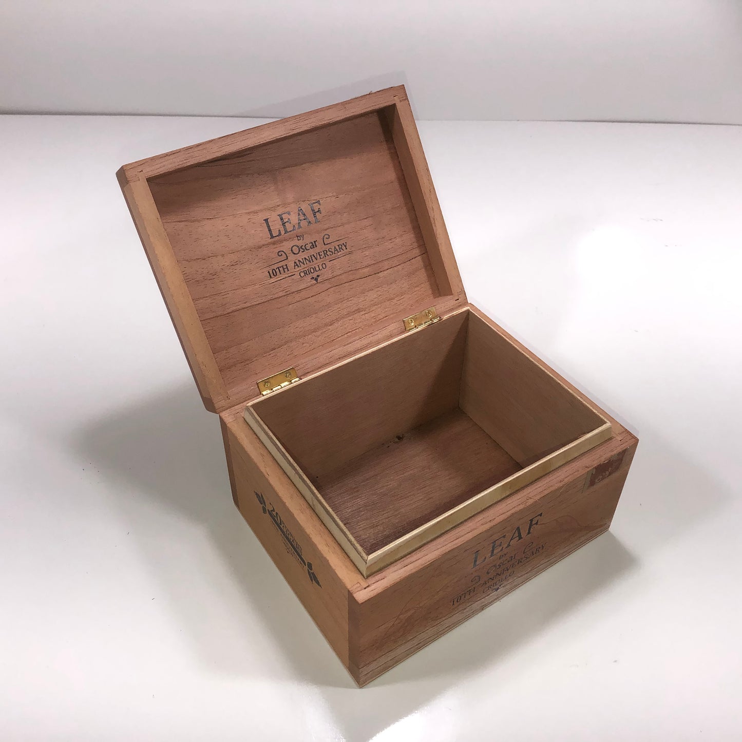 Oscar Valladares Leaf 10th Anniversary Empty Wooden Cigar Box 7.5x5.75x4.5