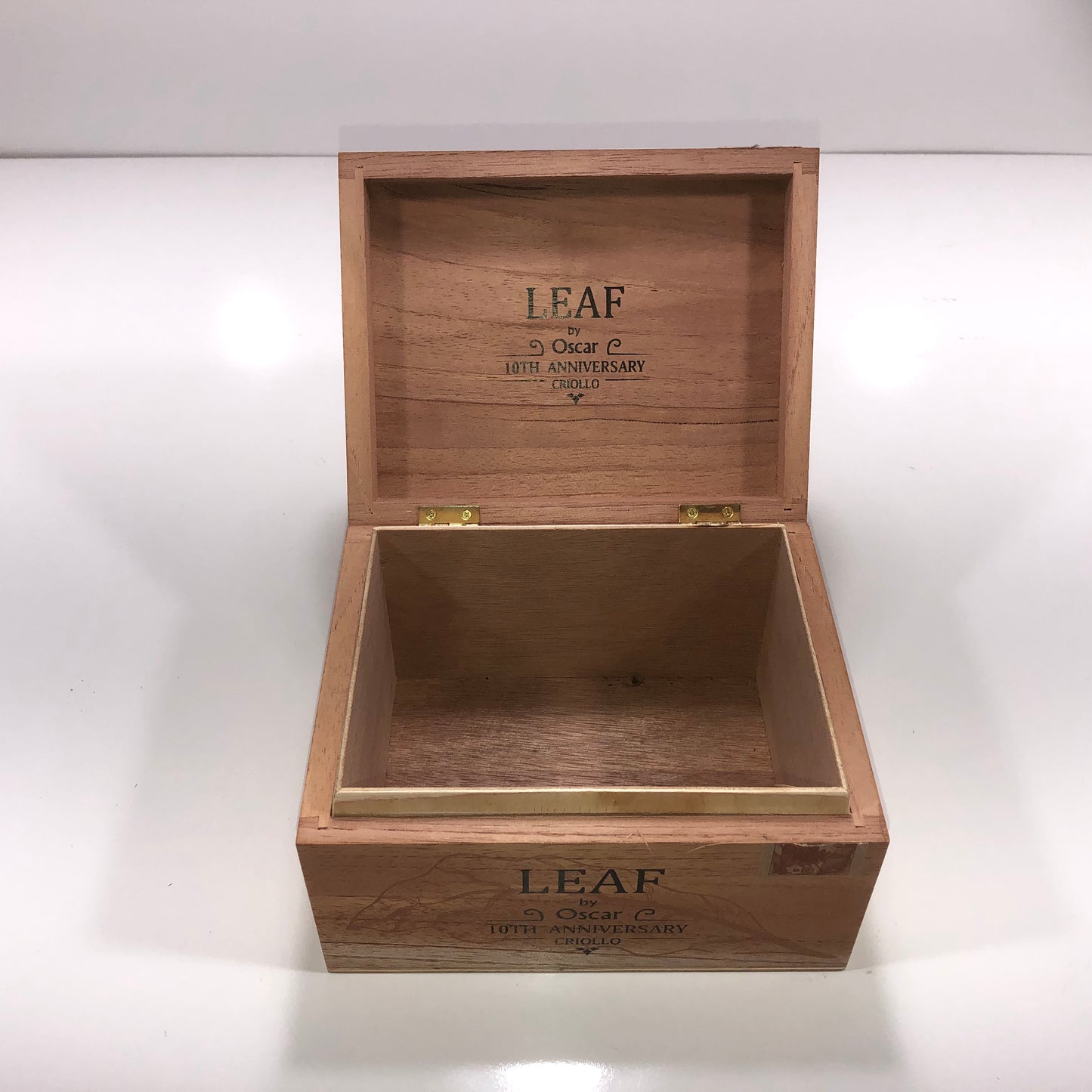 Oscar Valladares Leaf 10th Anniversary Empty Wooden Cigar Box 7.5x5.75x4.5