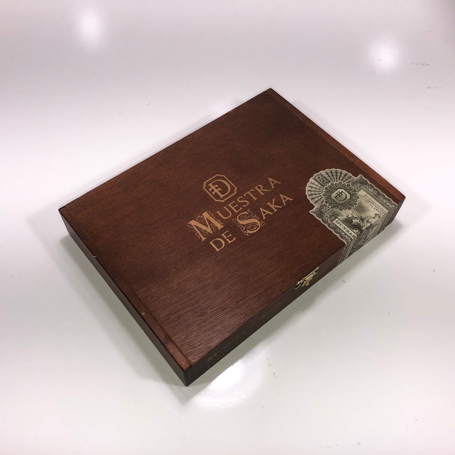 Muestra De Saka Exclusivo Empty Wooden Cigar Box 10x7.5x1.75