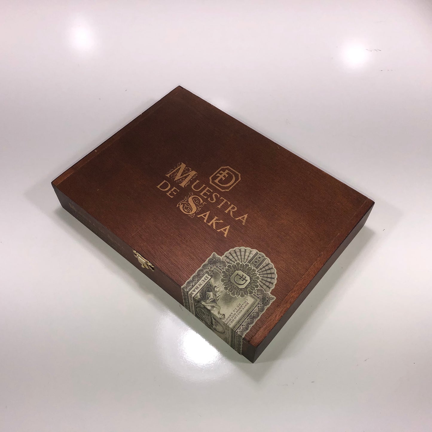 Muestra De Saka Exclusivo Empty Wooden Cigar Box 10x7.5x1.75