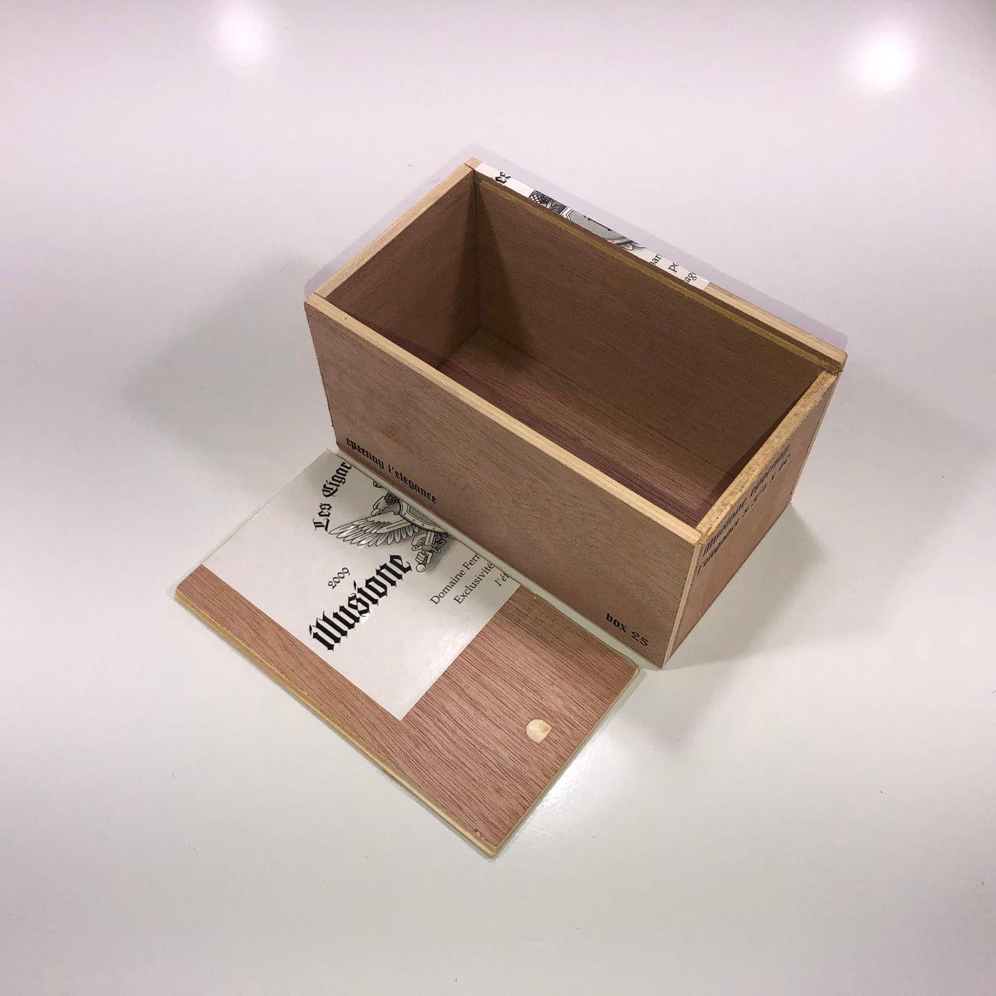 Illusione Epernay L'Elegance Empty Wooden Cigar Box 3.75x6.5x3.5