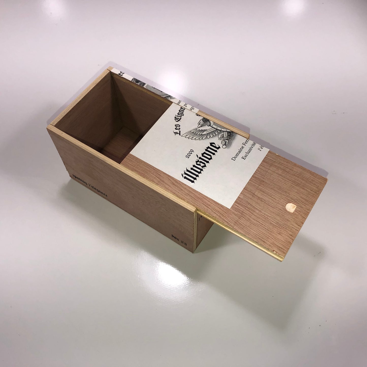 Illusione Epernay L'Elegance Empty Wooden Cigar Box 3.75x6.5x3.5