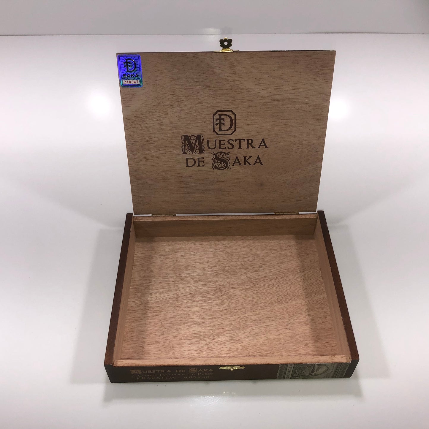 Muestra De Saka Krakatoa Empty Wooden Cigar Box 9.5x7.5x1.5