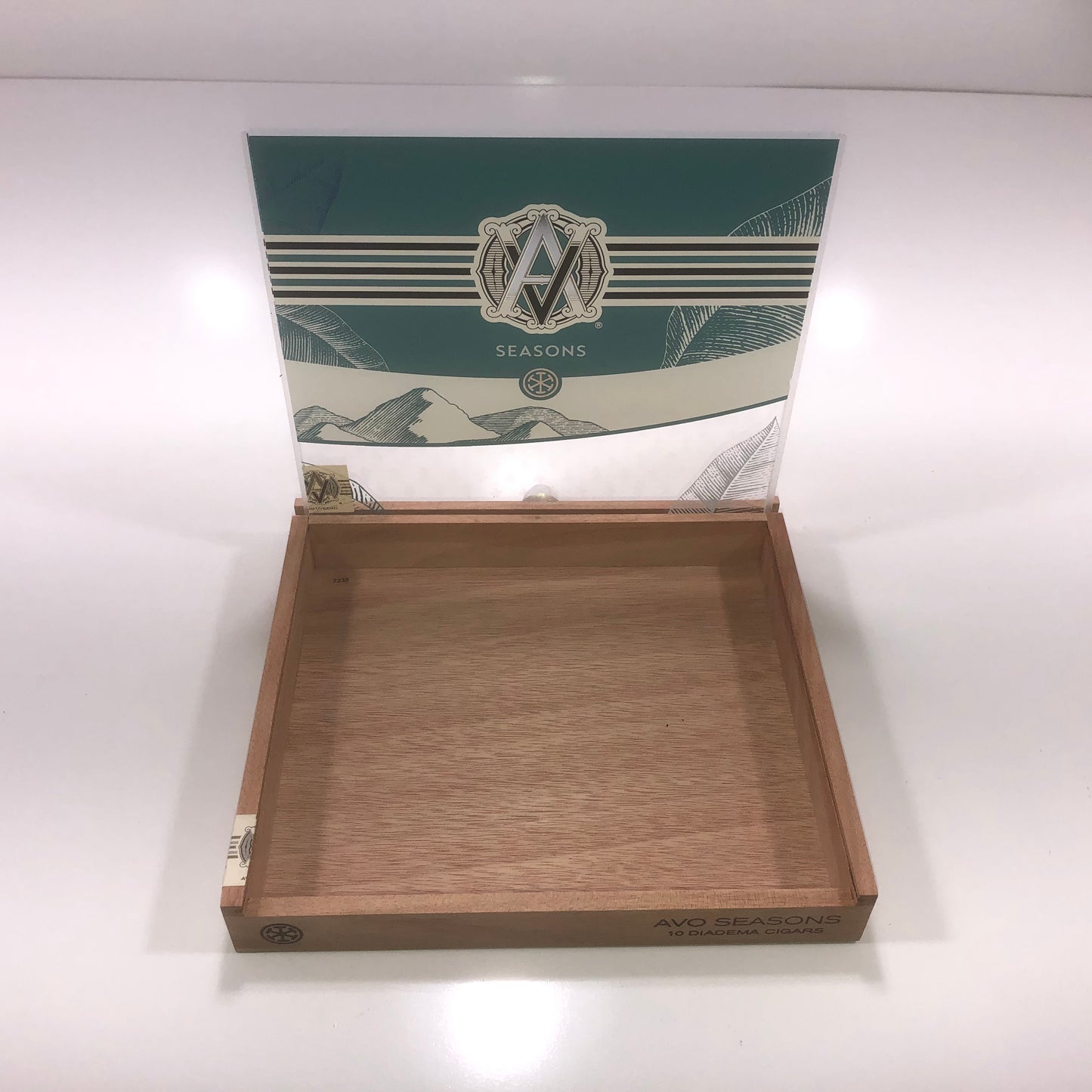 Avo Seasons Empty Wooden Cigar Box 8.5x7.75x1.25