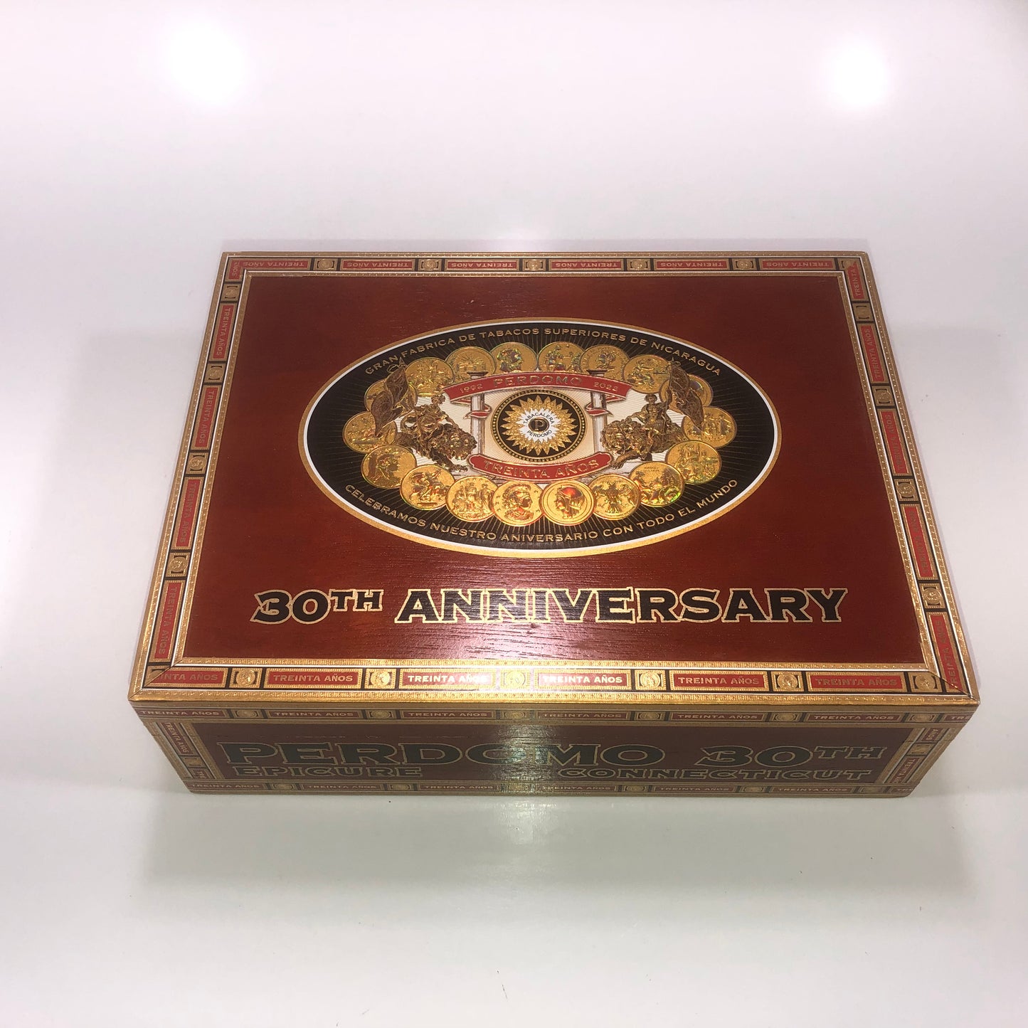 Perdomo 30th Connecticut Epicure Empty Wooden Cigar Box 9.5x7.25x3