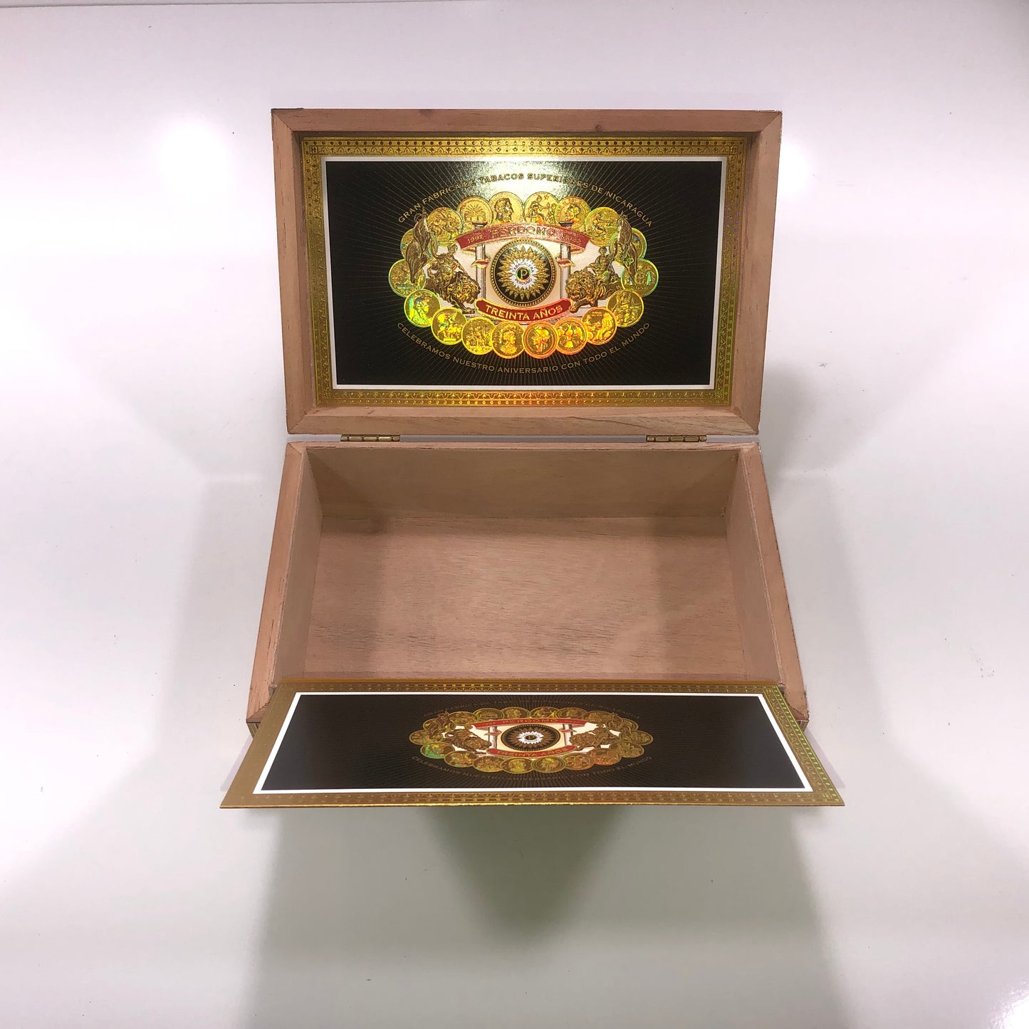 Perdomo 30th Connecticut Robusto Empty Wooden Cigar Box 9.5x6.25x2.75