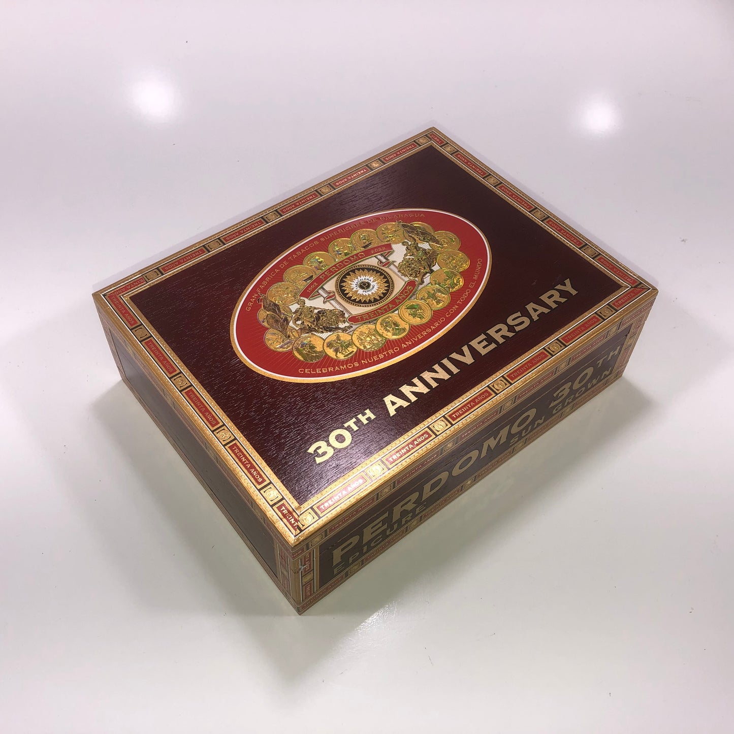 Perdomo 30th Sun Grown Epicure Empty Wooden Cigar Box 9.5x7.25x3