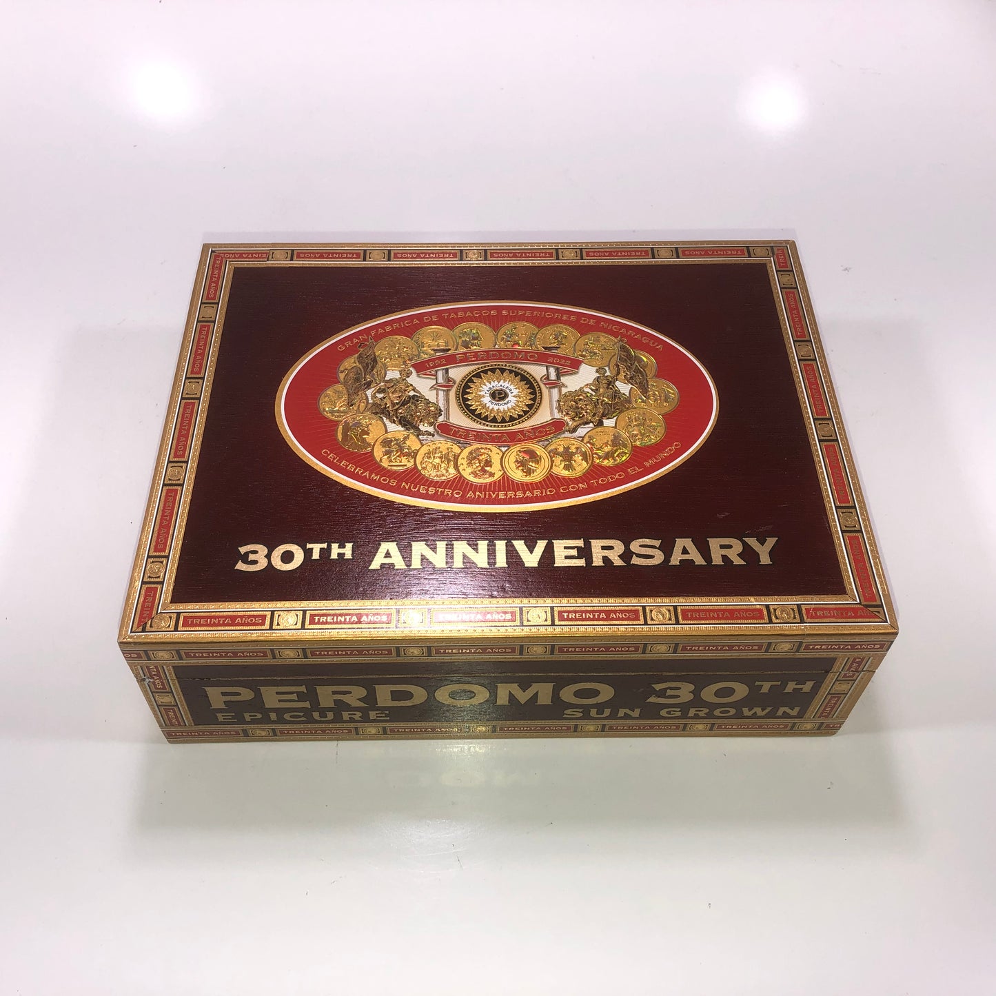 Perdomo 30th Sun Grown Epicure Empty Wooden Cigar Box 9.5x7.25x3