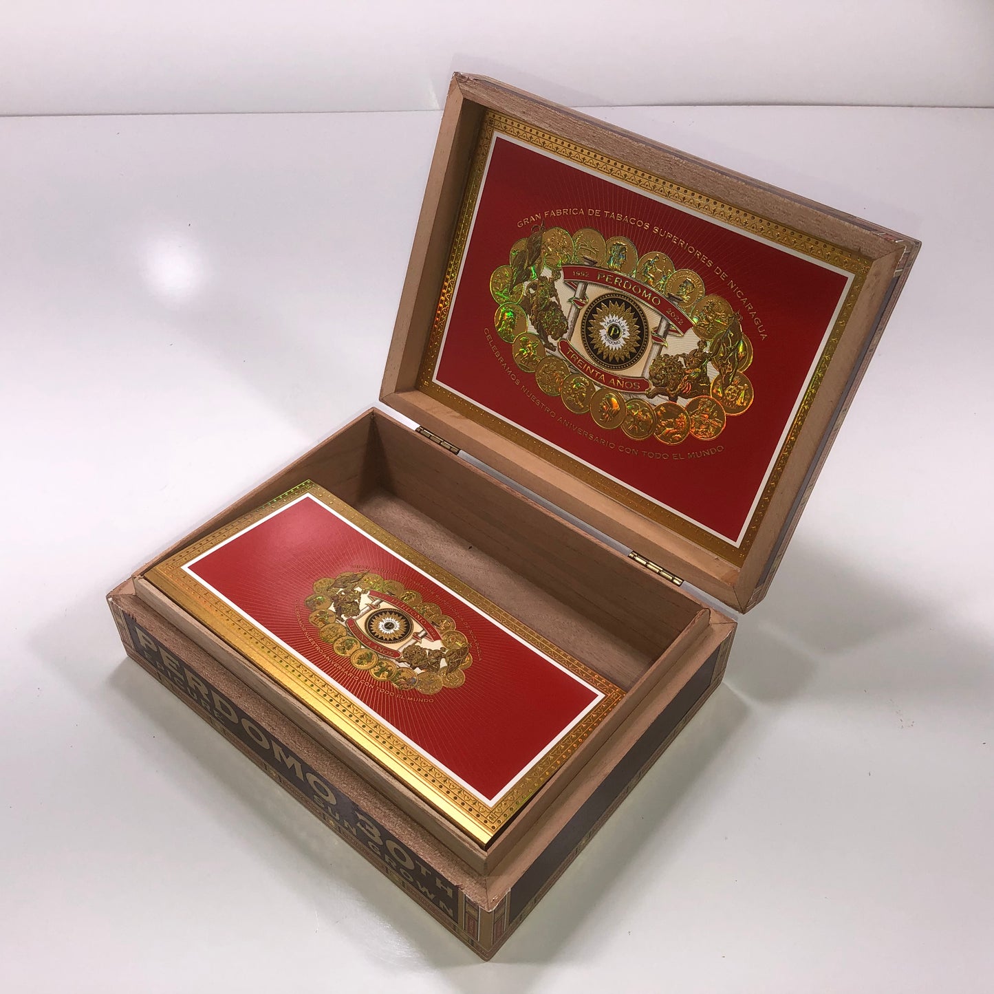 Perdomo 30th Sun Grown Epicure Empty Wooden Cigar Box 9.5x7.25x3