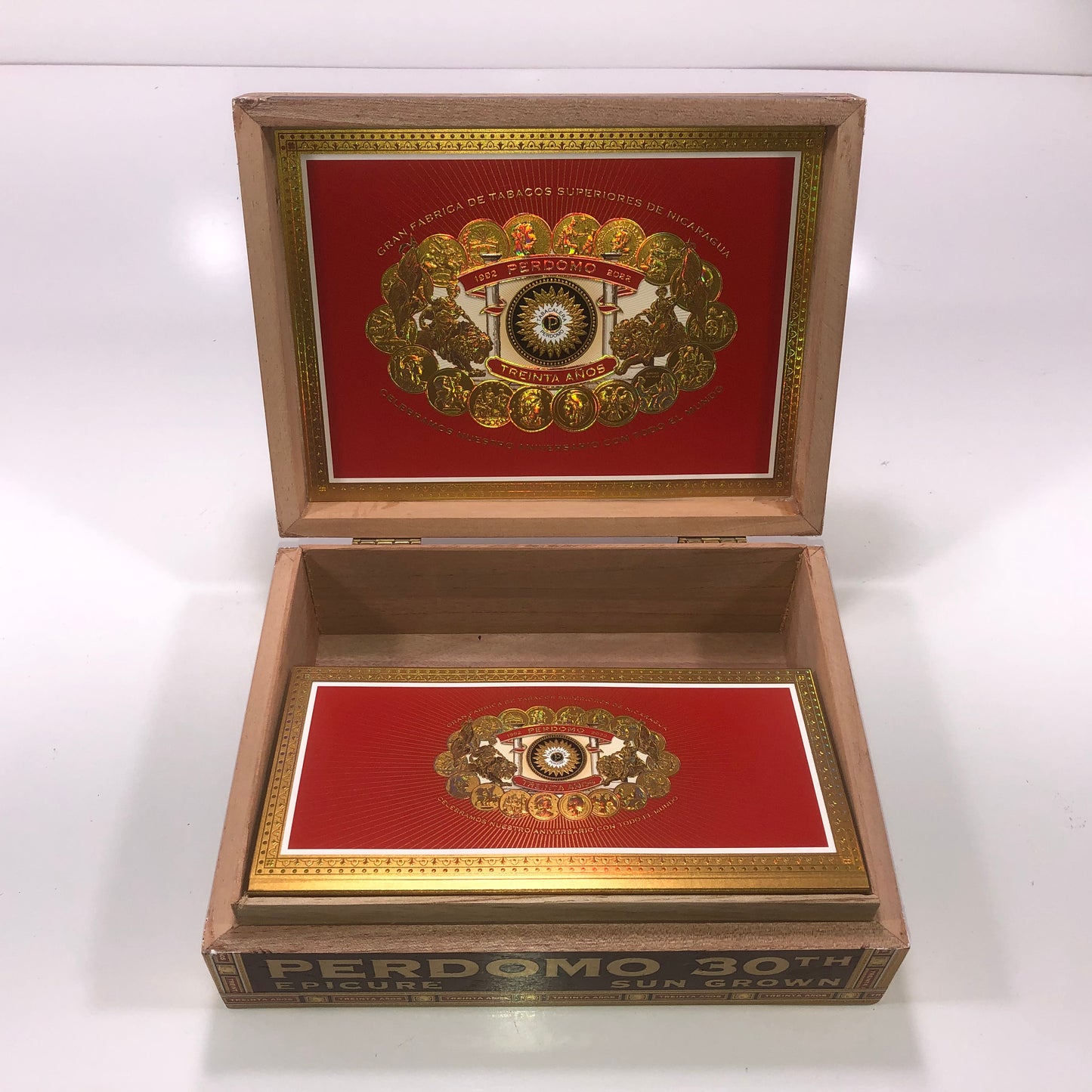 Perdomo 30th Sun Grown Epicure Empty Wooden Cigar Box 9.5x7.25x3