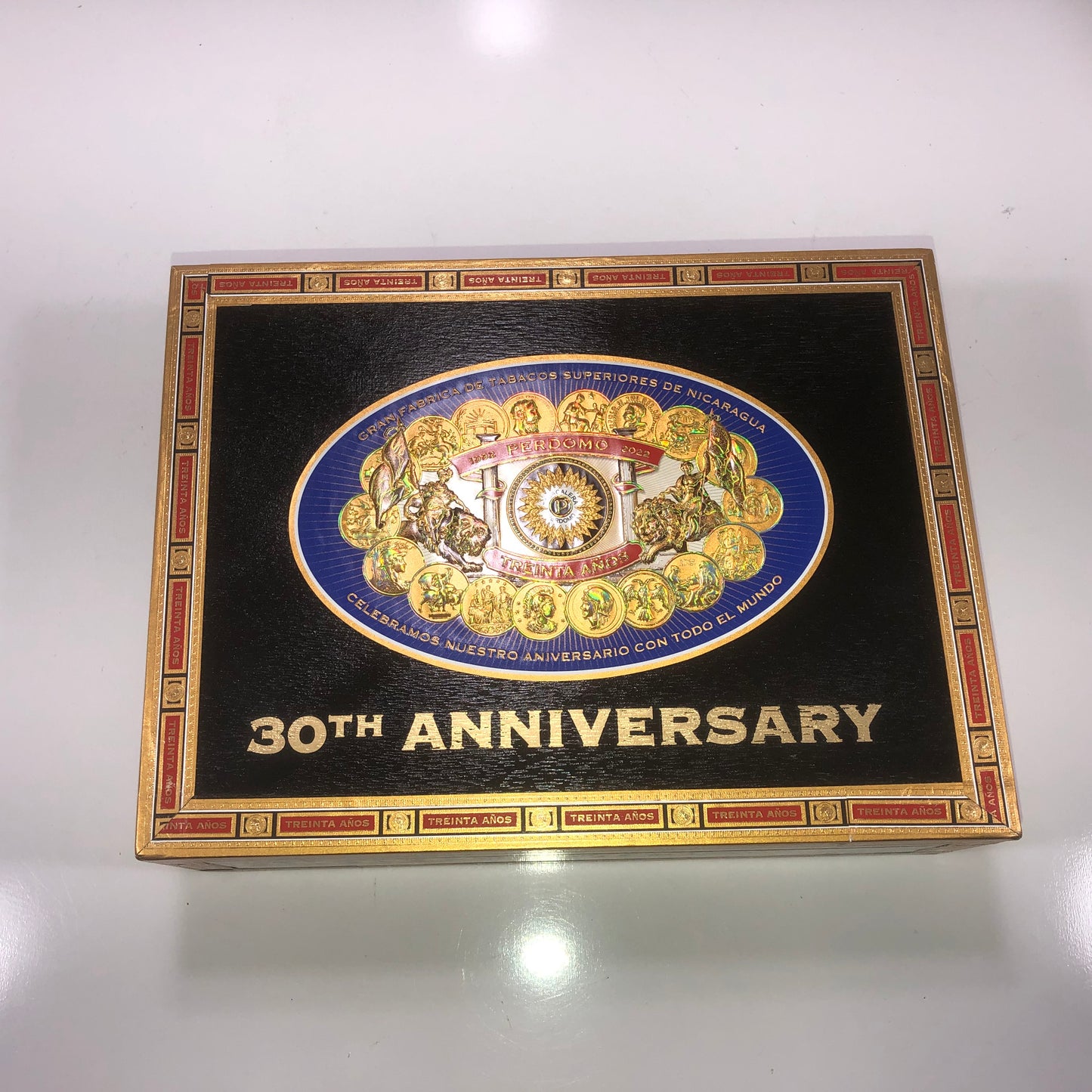 Perdomo 30th Maduro Epicure Empty Wooden Cigar Box 9.5x7.25x3