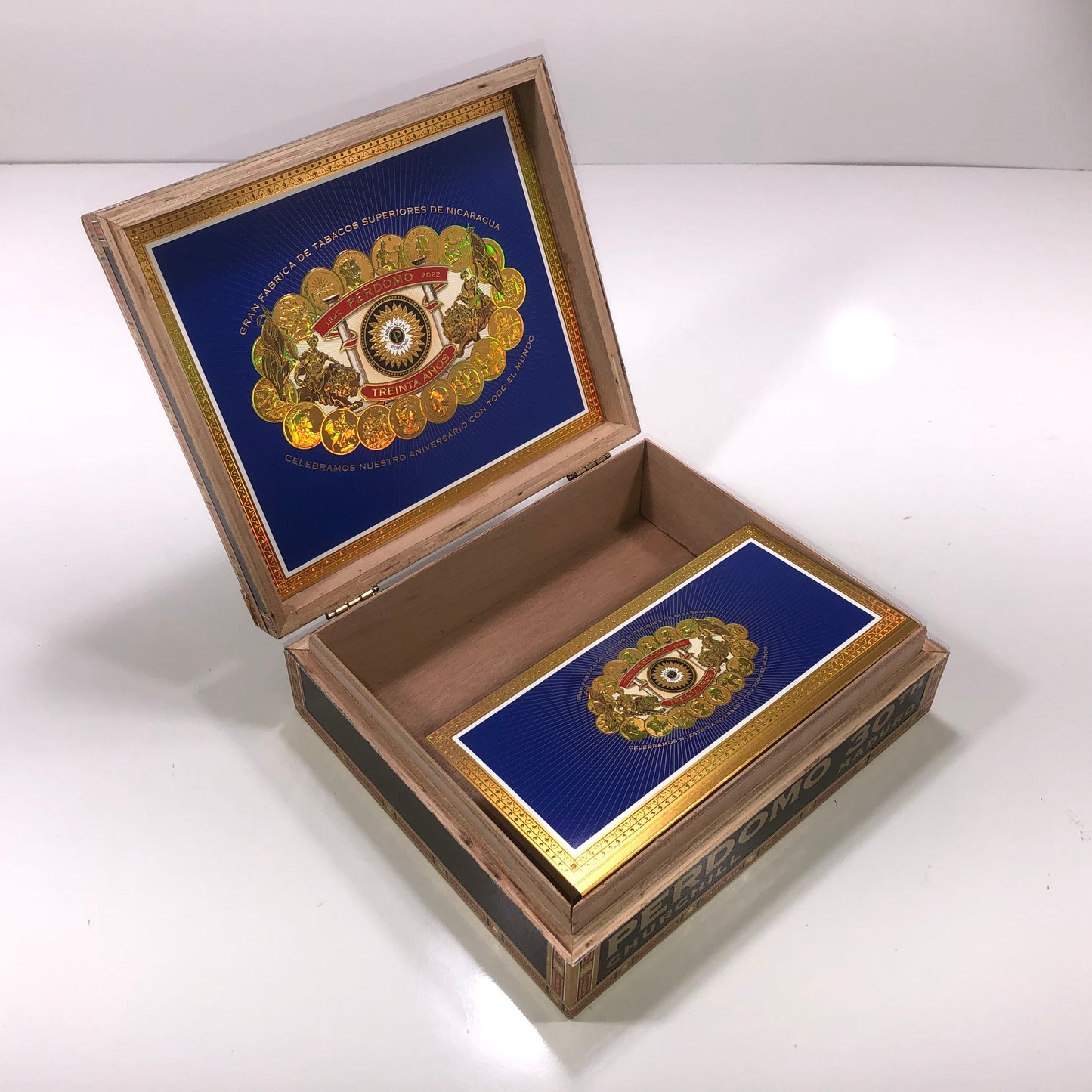 Perdomo 30th Maduro Churchill Empty Wooden Cigar Box 9.5x8x2.75