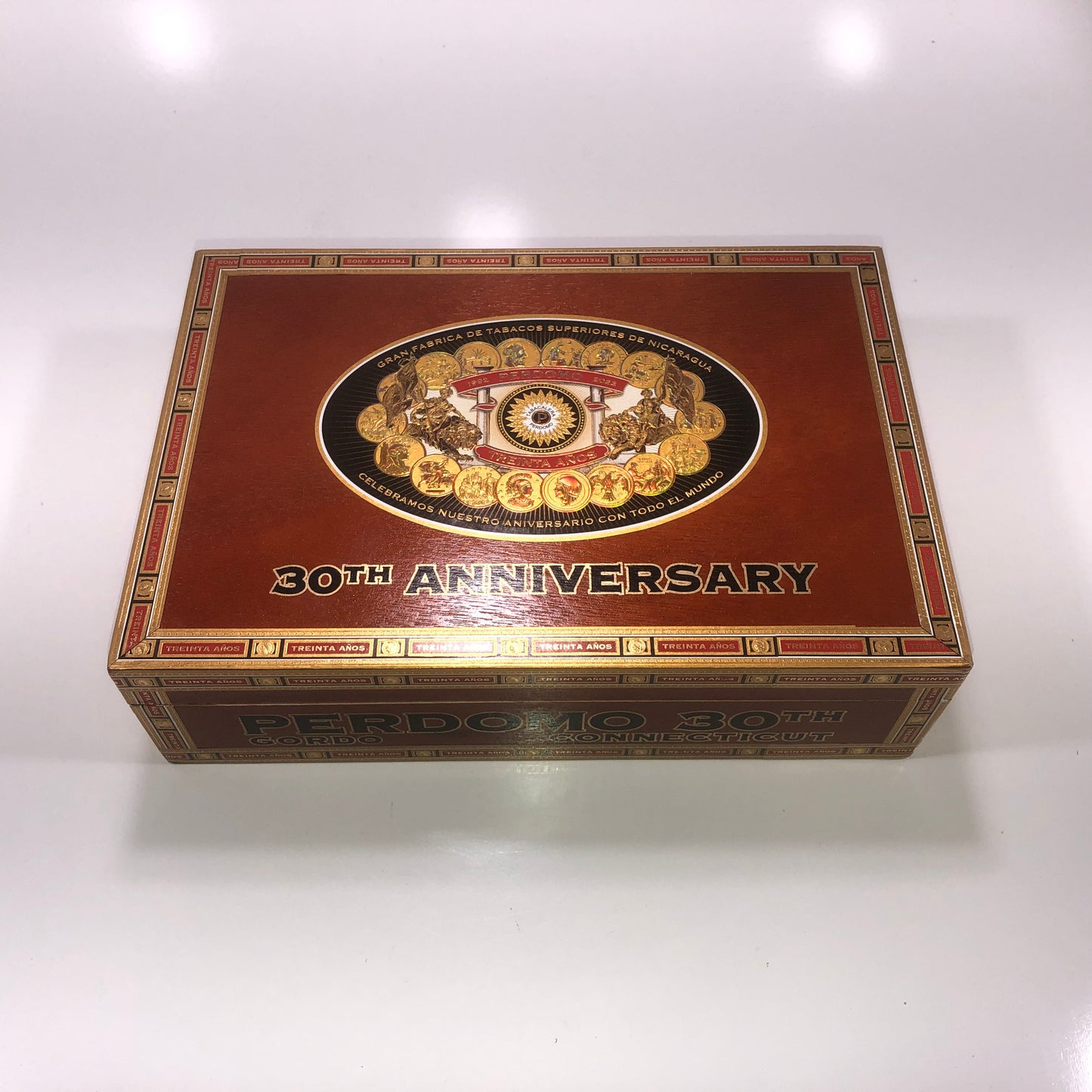 Perdomo 30th Connecticut Gordo Empty Wooden Cigar Box 10.5x7x3