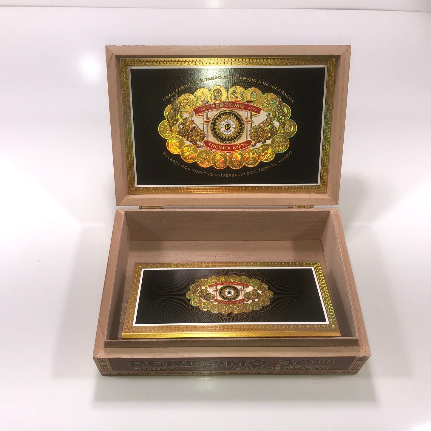 Perdomo 30th Connecticut Gordo Empty Wooden Cigar Box 10.5x7x3