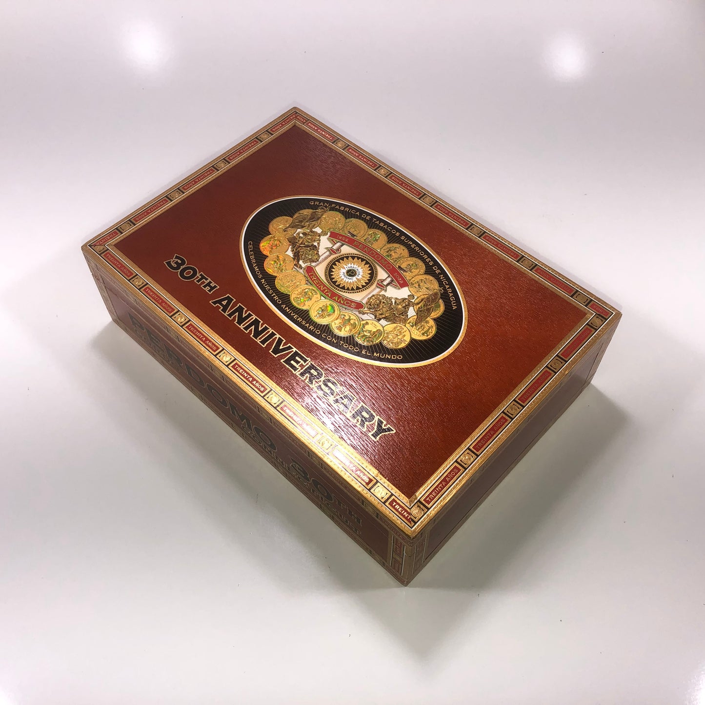 Perdomo 30th Connecticut Gordo Empty Wooden Cigar Box 10.5x7x3