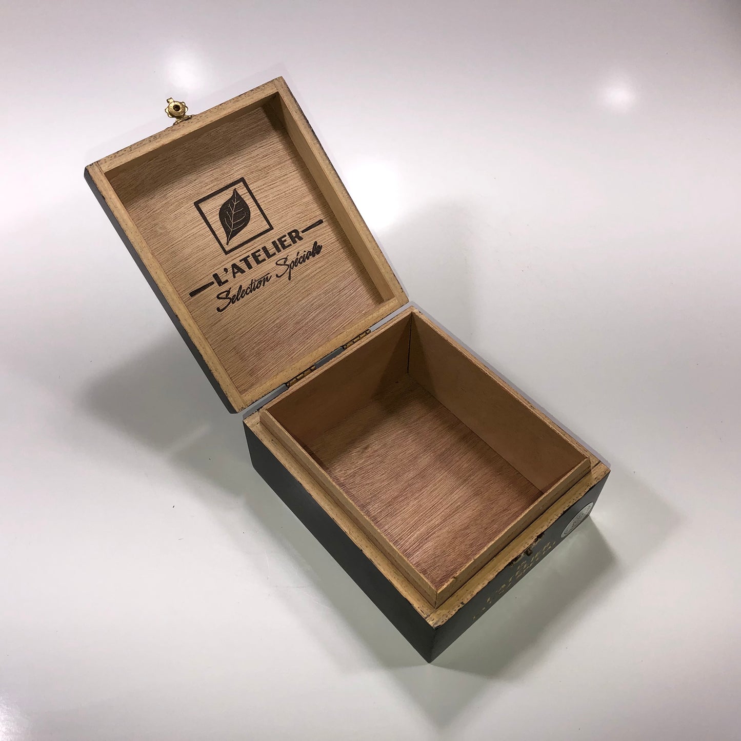 L'Atelier Lat52 Empty Wooden Cigar Box 5x6x2.75