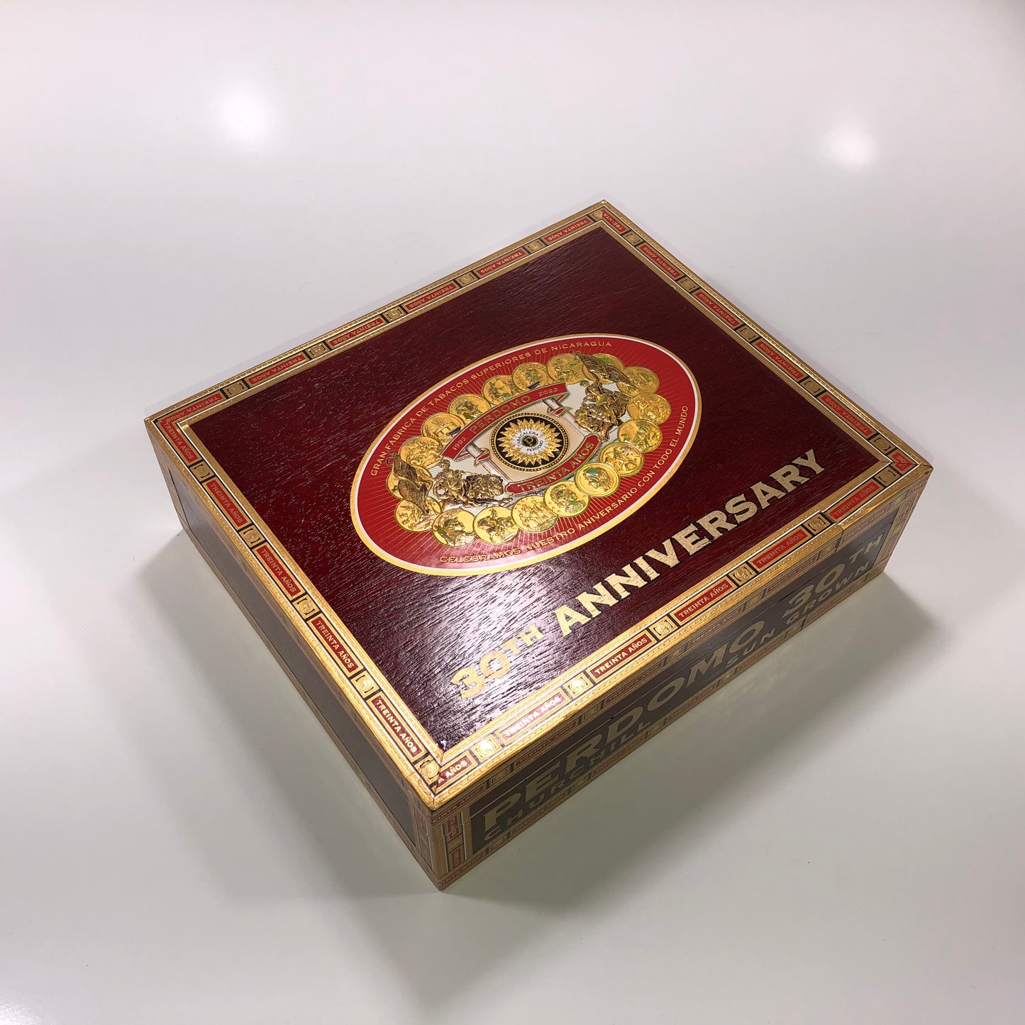 Perdomo 30th Sun Grown Churchill Empty Wooden Cigar Box 9.5x8x2.75