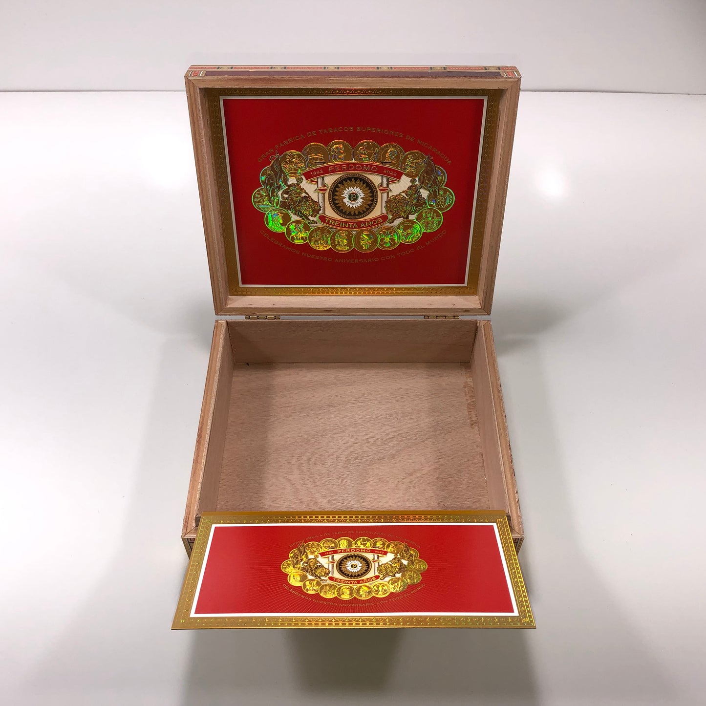 Perdomo 30th Sun Grown Churchill Empty Wooden Cigar Box 9.5x8x2.75