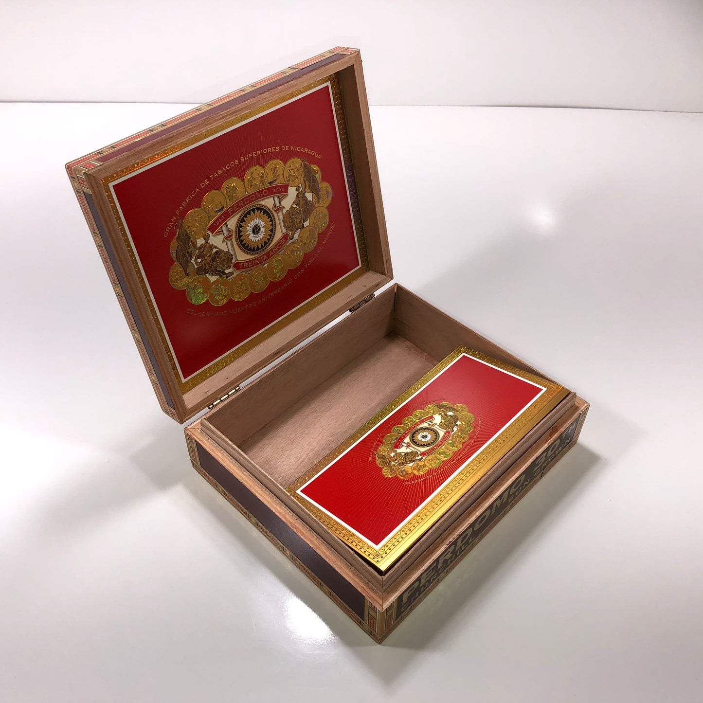 Perdomo 30th Sun Grown Churchill Empty Wooden Cigar Box 9.5x8x2.75