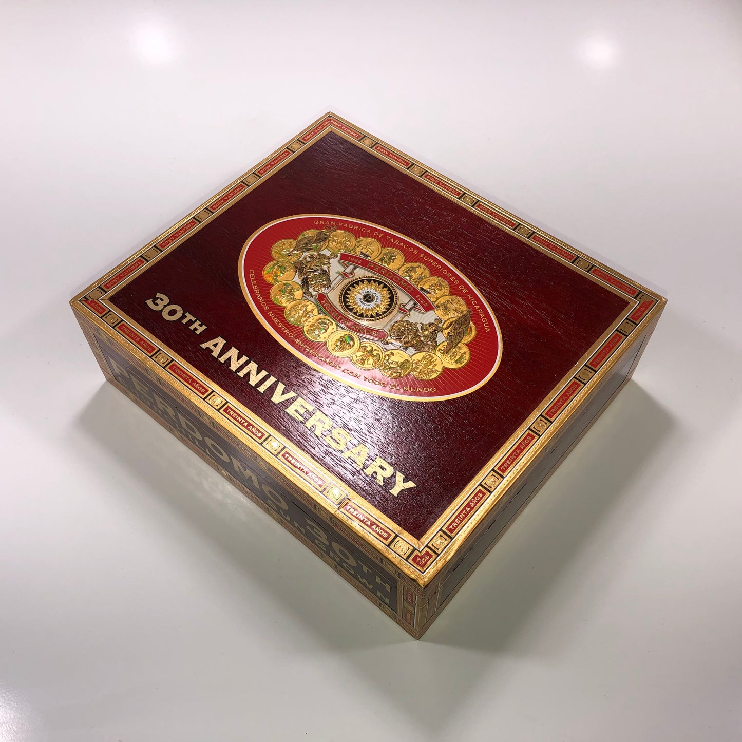 Perdomo 30th Sun Grown Churchill Empty Wooden Cigar Box 9.5x8x2.75