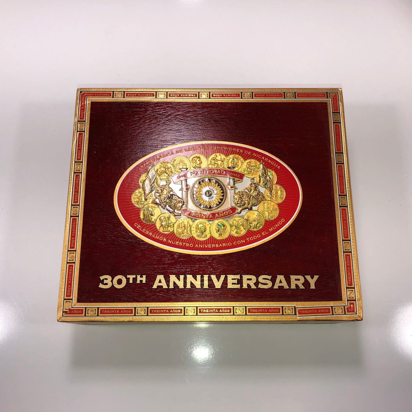 Perdomo 30th Sun Grown Churchill Empty Wooden Cigar Box 9.5x8x2.75