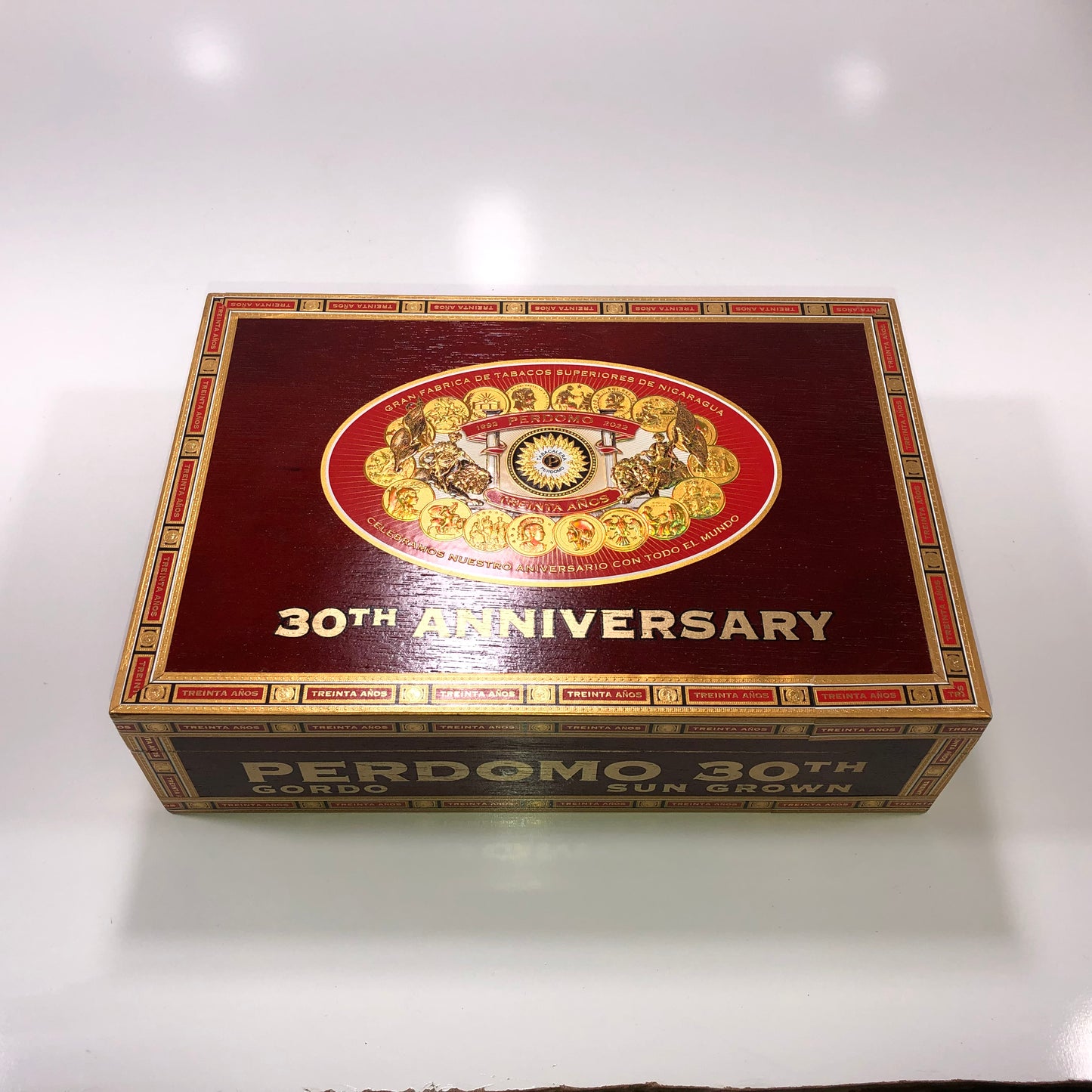 Perdomo 30th Sun Grown Gordo Empty Wooden Cigar Box 10.5x7x3