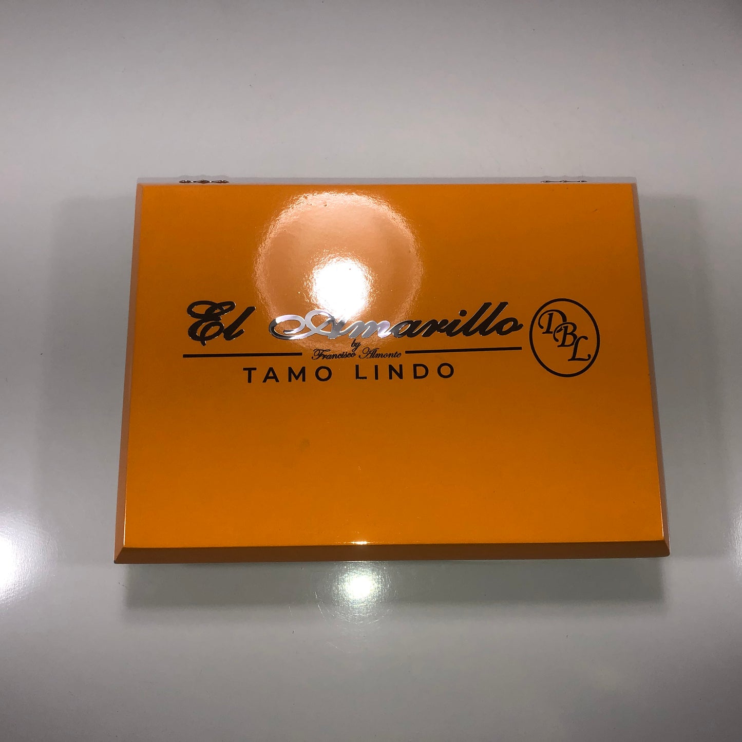 DBL Tamo Lindo El Amarillo Toro Empty Wooden Cigar Box 9.5x7x2