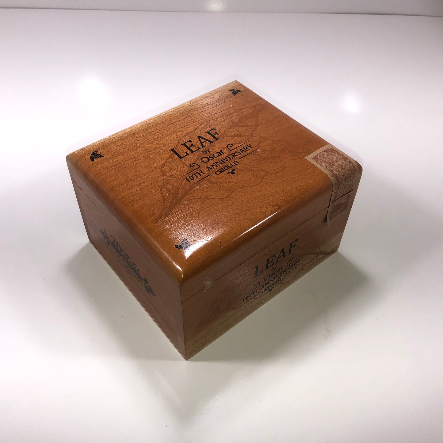 Oscar Valladares Leaf 10th Anniversary Empty Wooden Cigar Box 7.75x7x4.75 (1)