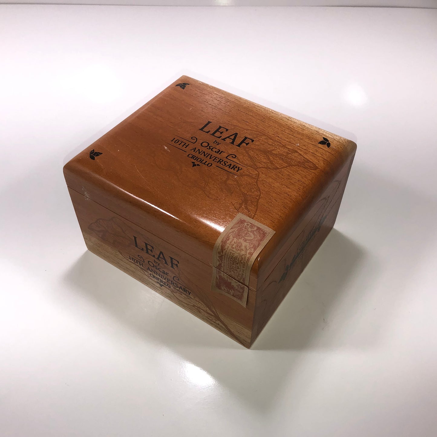 Oscar Valladares Leaf 10th Anniversary Empty Wooden Cigar Box 7.75x7x4.75 (1)