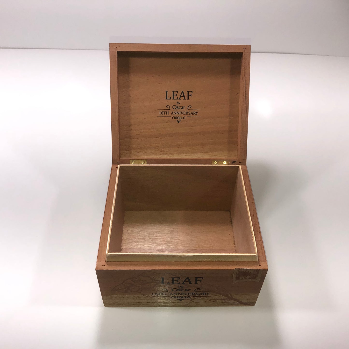 Oscar Valladares Leaf 10th Anniversary Empty Wooden Cigar Box 7.75x7x4.75 (1)