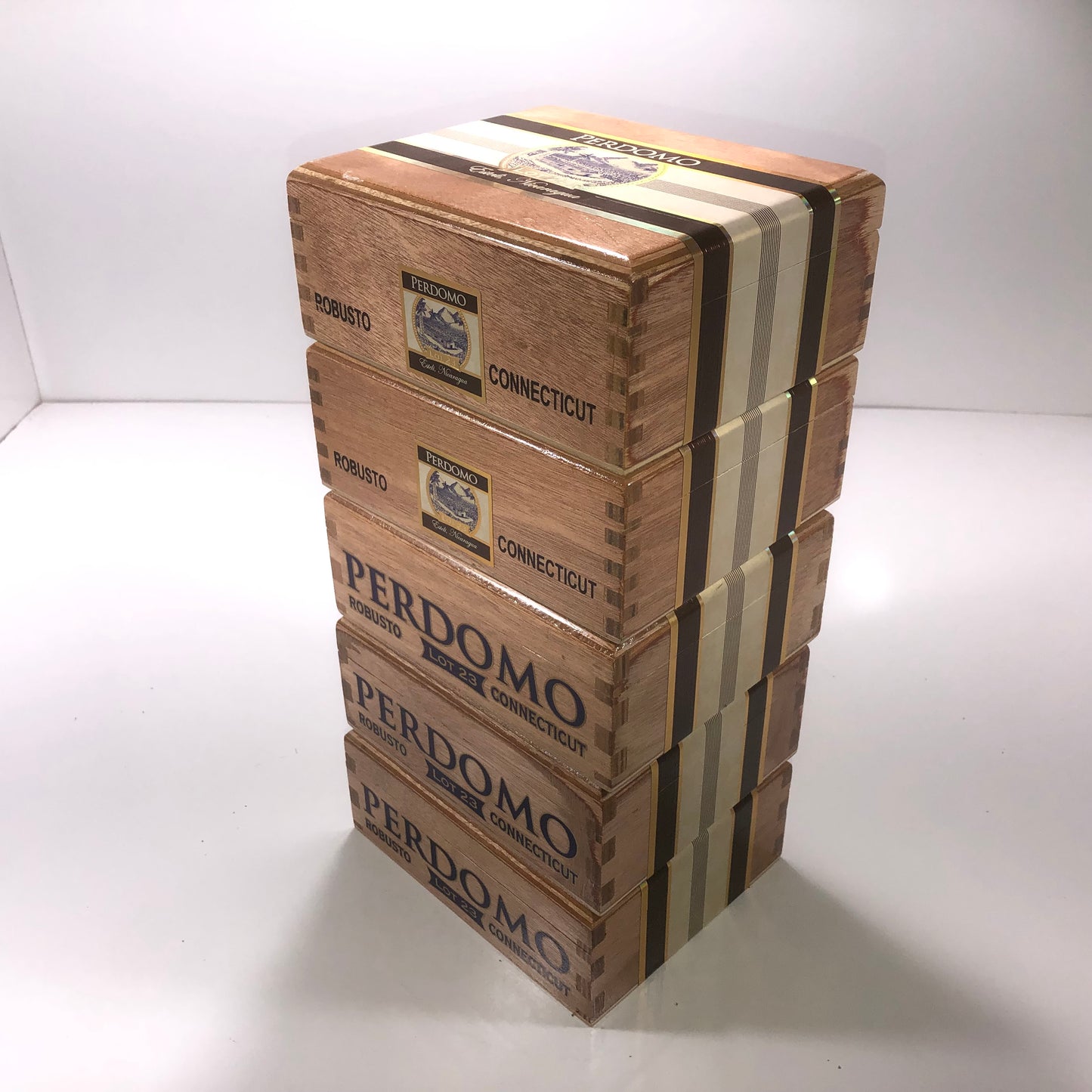 Lot of 5 Perdomo Robusto Empty Wooden Cigar Boxes 7.5x6.25x3 #17