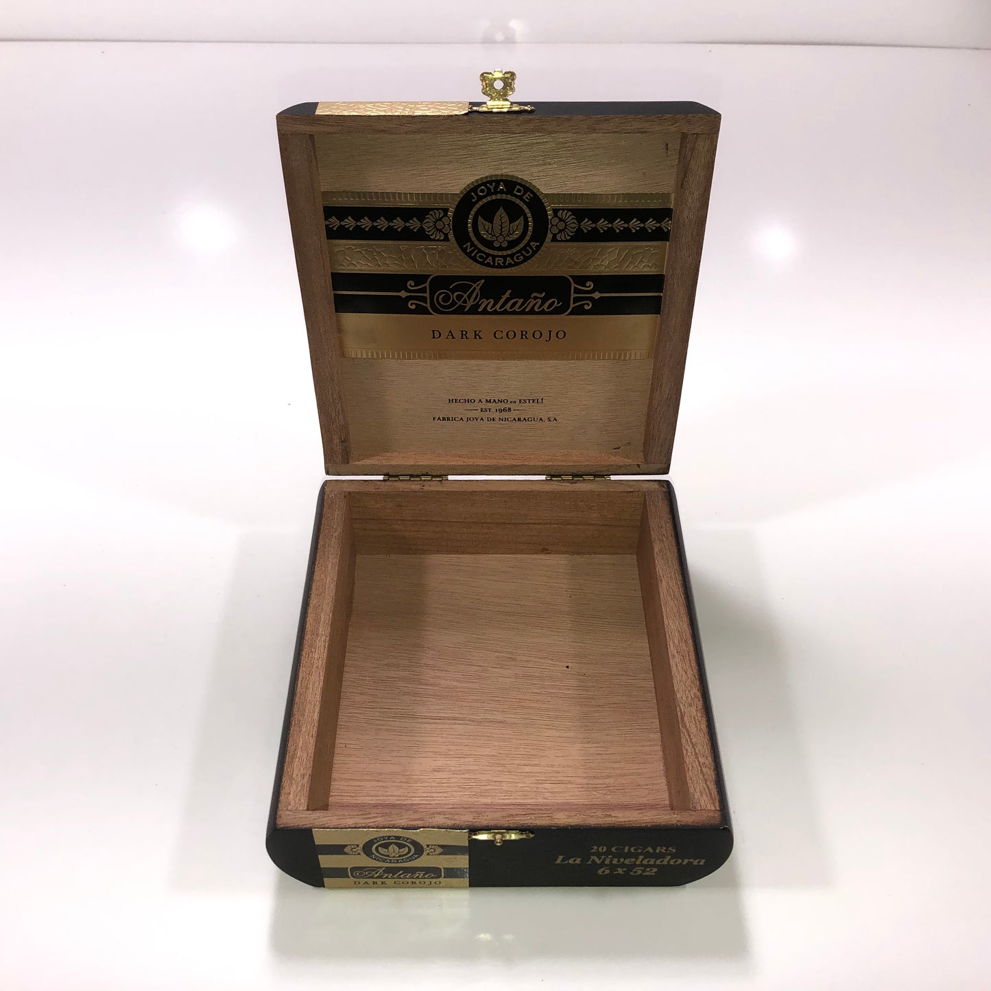 Joya De Nicaragua Dark Corojo Niveladora Empty Wooden Cigar Box 6.5x6.75x2.5