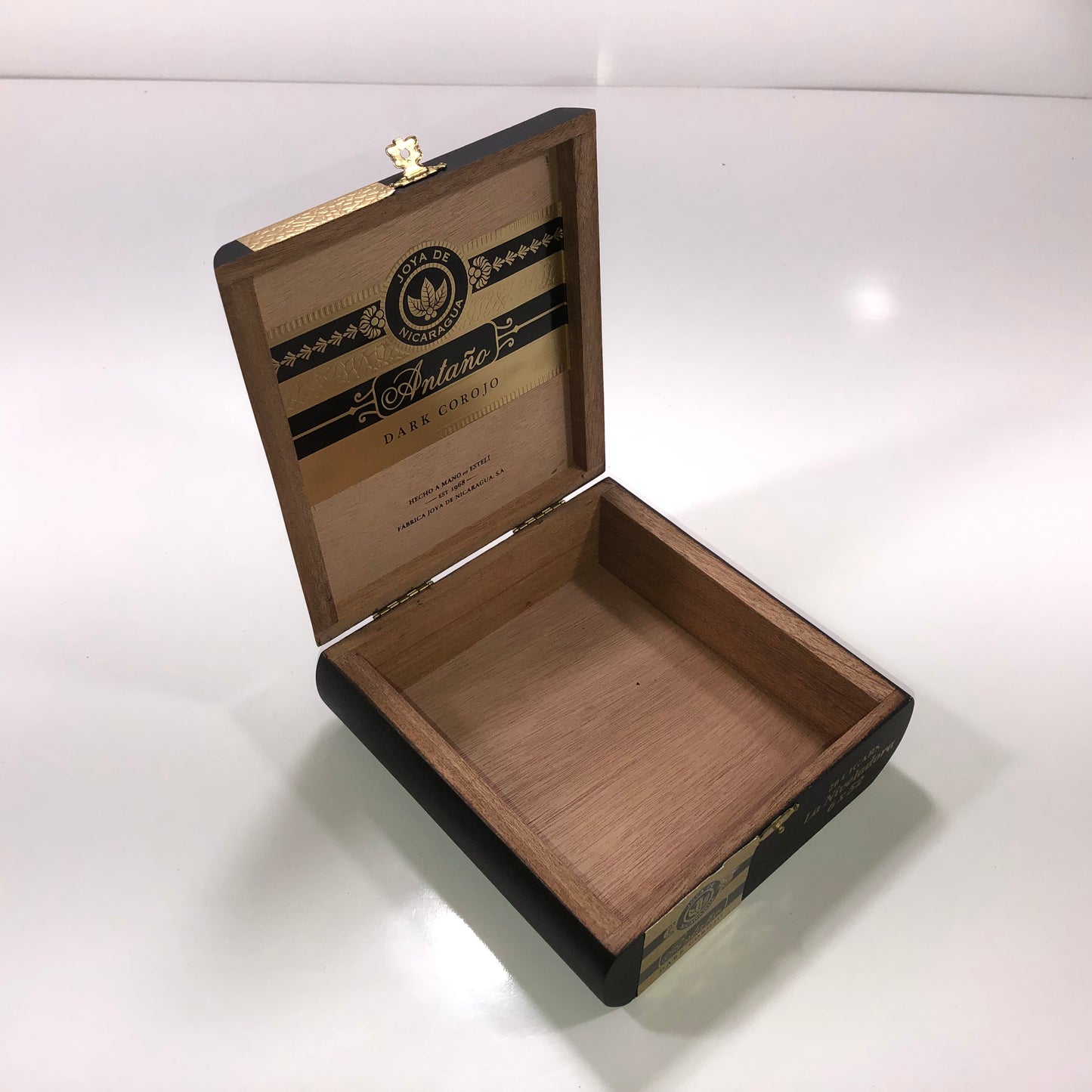 Joya De Nicaragua Dark Corojo Niveladora Empty Wooden Cigar Box 6.5x6.75x2.5