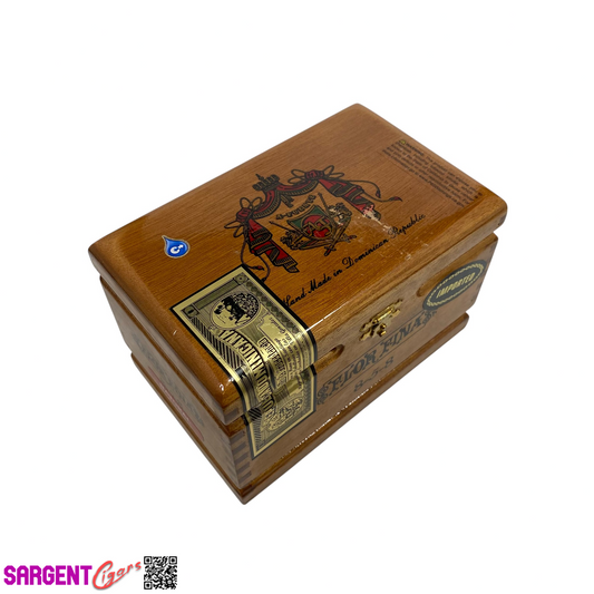 Arturo Fuente Flor Fina 858 Empty Wooden Cigar Box 7x4.5x4.5 (1)